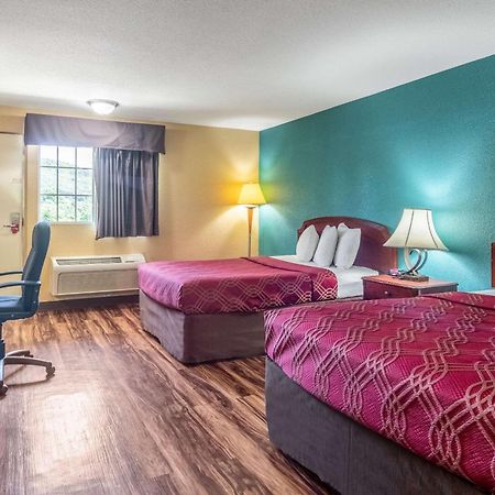 Econo Lodge Hotel Bradford Buitenkant foto