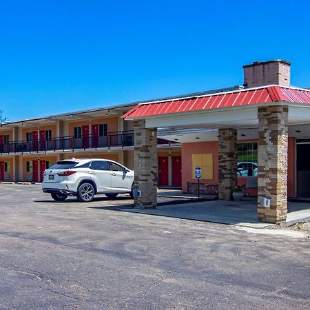 Econo Lodge Hotel Bradford Buitenkant foto