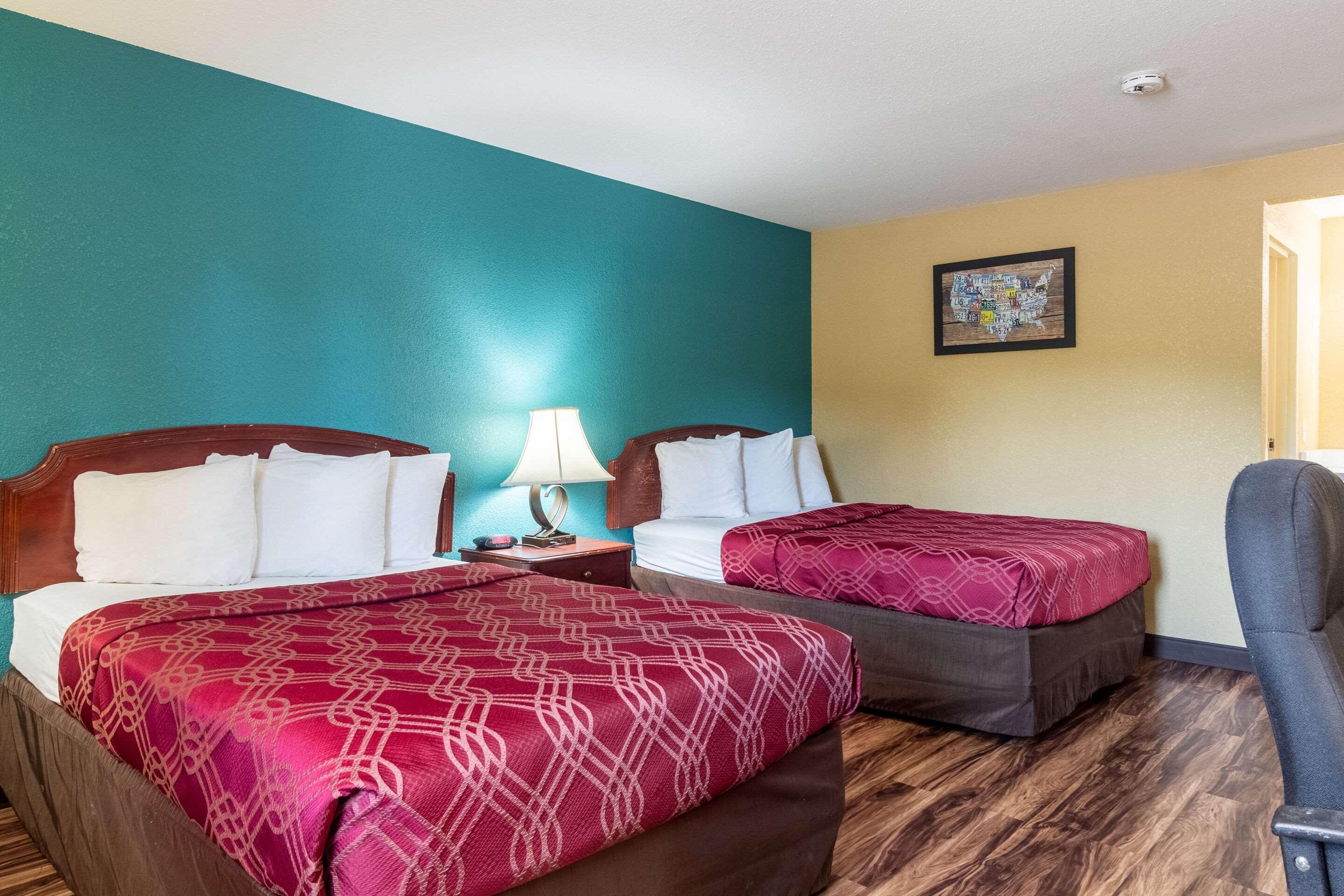 Econo Lodge Hotel Bradford Buitenkant foto