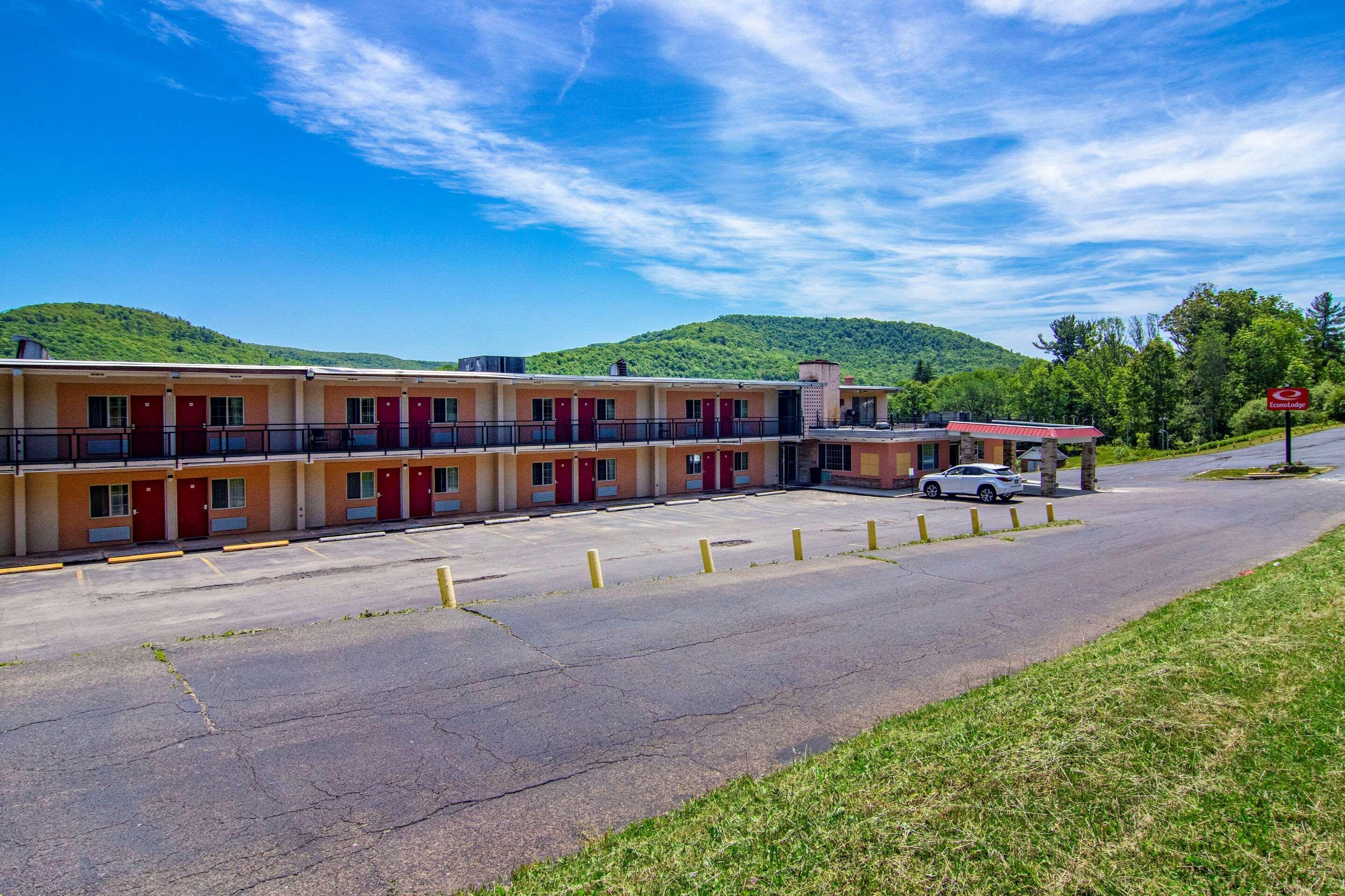 Econo Lodge Hotel Bradford Buitenkant foto