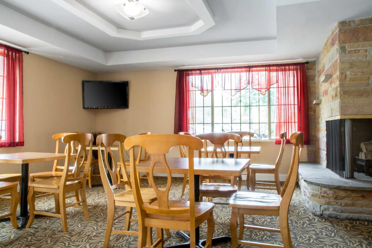 Econo Lodge Hotel Bradford Buitenkant foto
