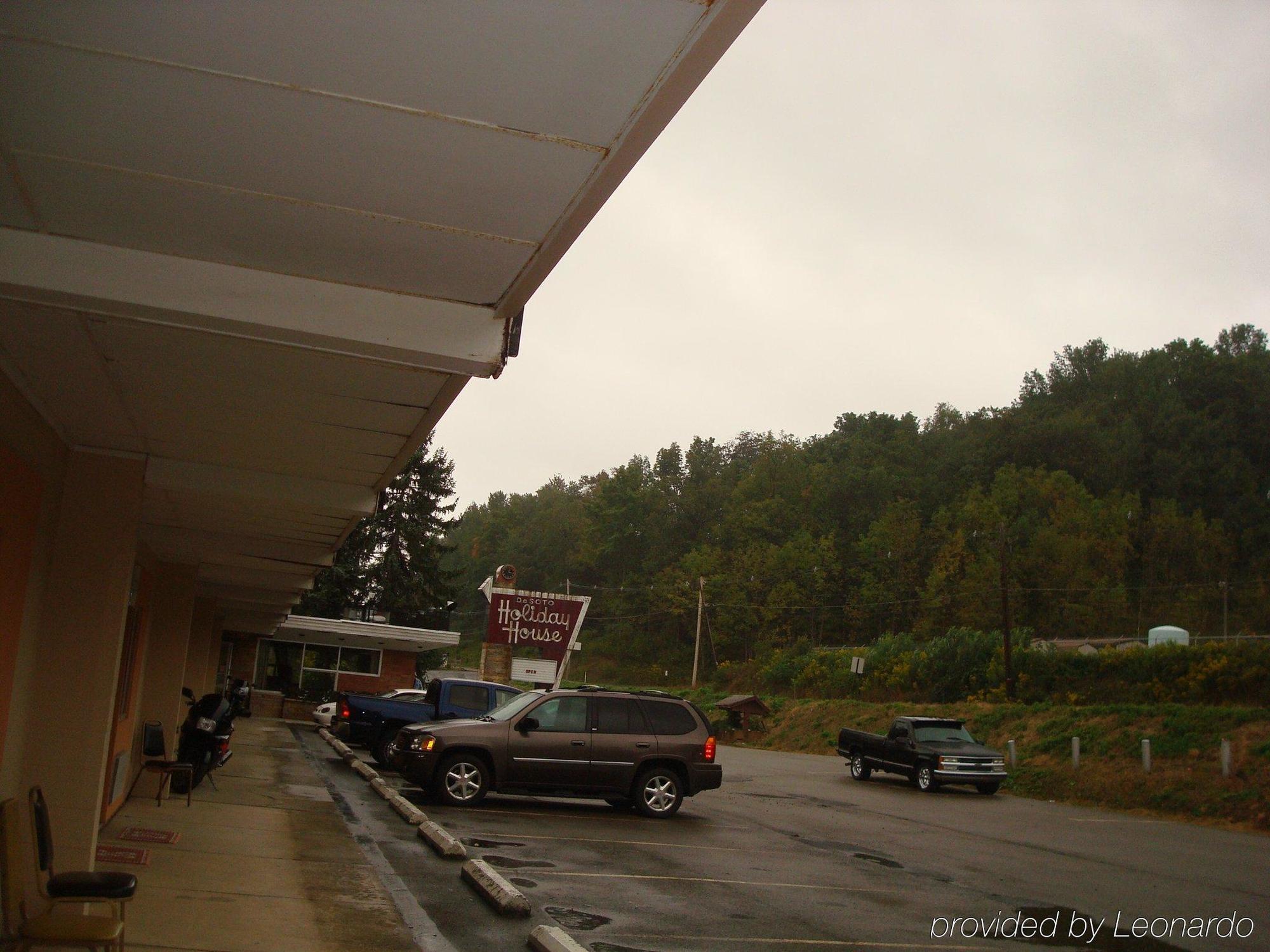 Econo Lodge Hotel Bradford Buitenkant foto